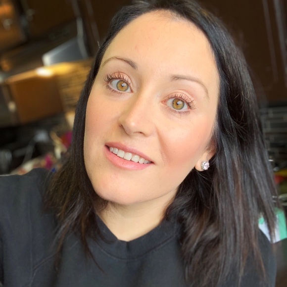 Meet your Posher, Ebony - Picture 2 of 2